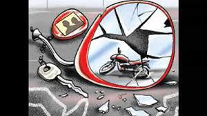 காரைக்காலில்   பைக்-மொபட் மோதலால்   ஆசிரியை பற்கள் தெறிப்பு 