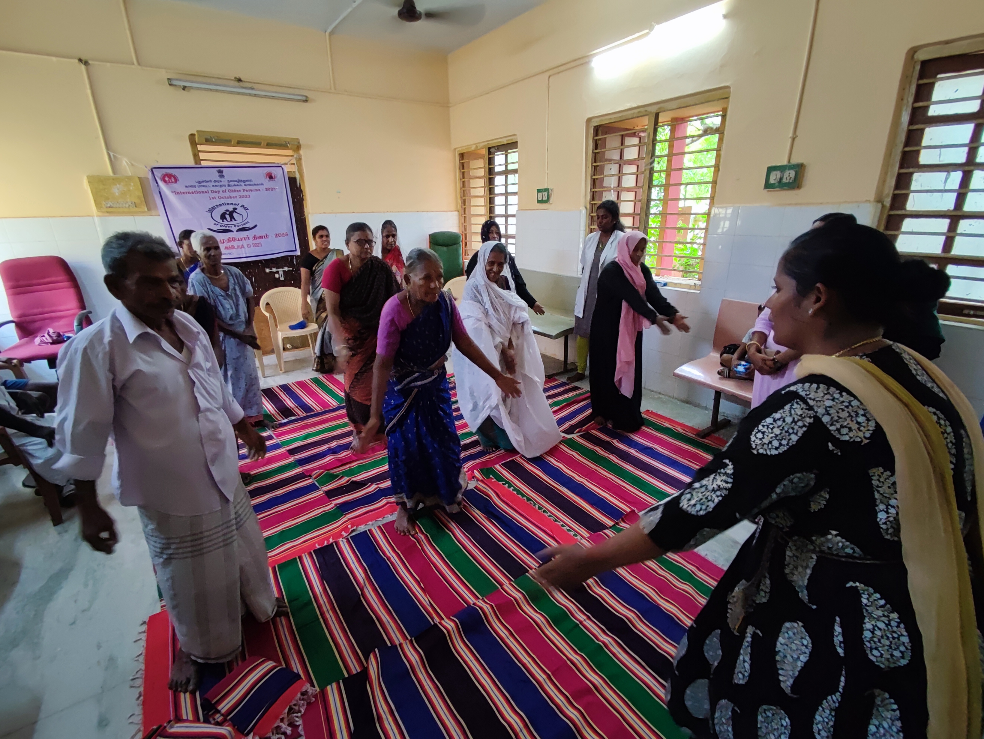 அம்பகரத்தூர் ஆரம்ப சுகாதார நிலையத்தில் சர்வதேச முதியோர் தின விழிப்புணர்வு நிகழ்ச்சி