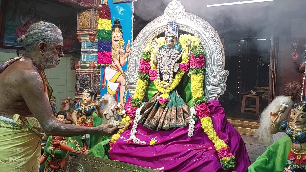 ஸ்ரீ கயிலாசநாதர் சுவாமி ஆலயத்தில் ஸ்ரீ சுந்தராம்பாள் தாயார் நவராத்திரியின் முதல்நாள் சுபாவம் 
